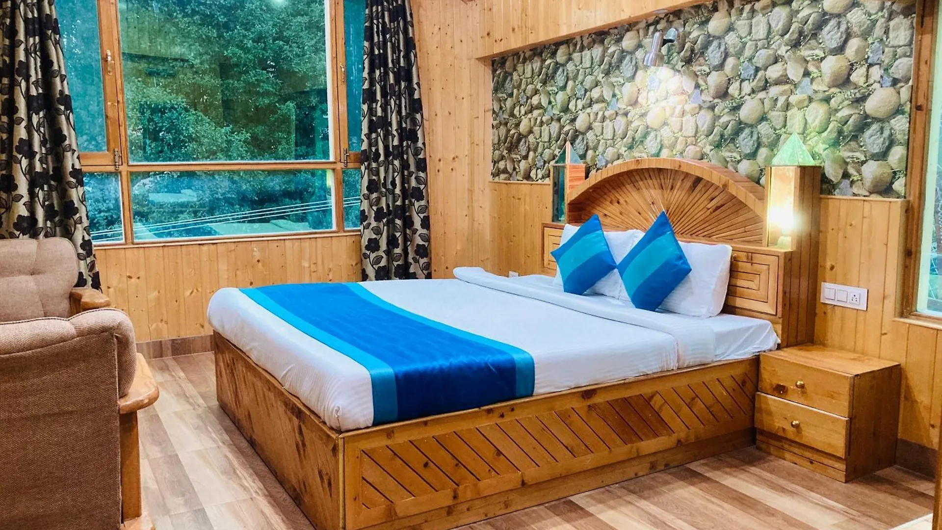 Hotel The Raarees Mist Resort, Munnar - Nested In Nature'S Lap