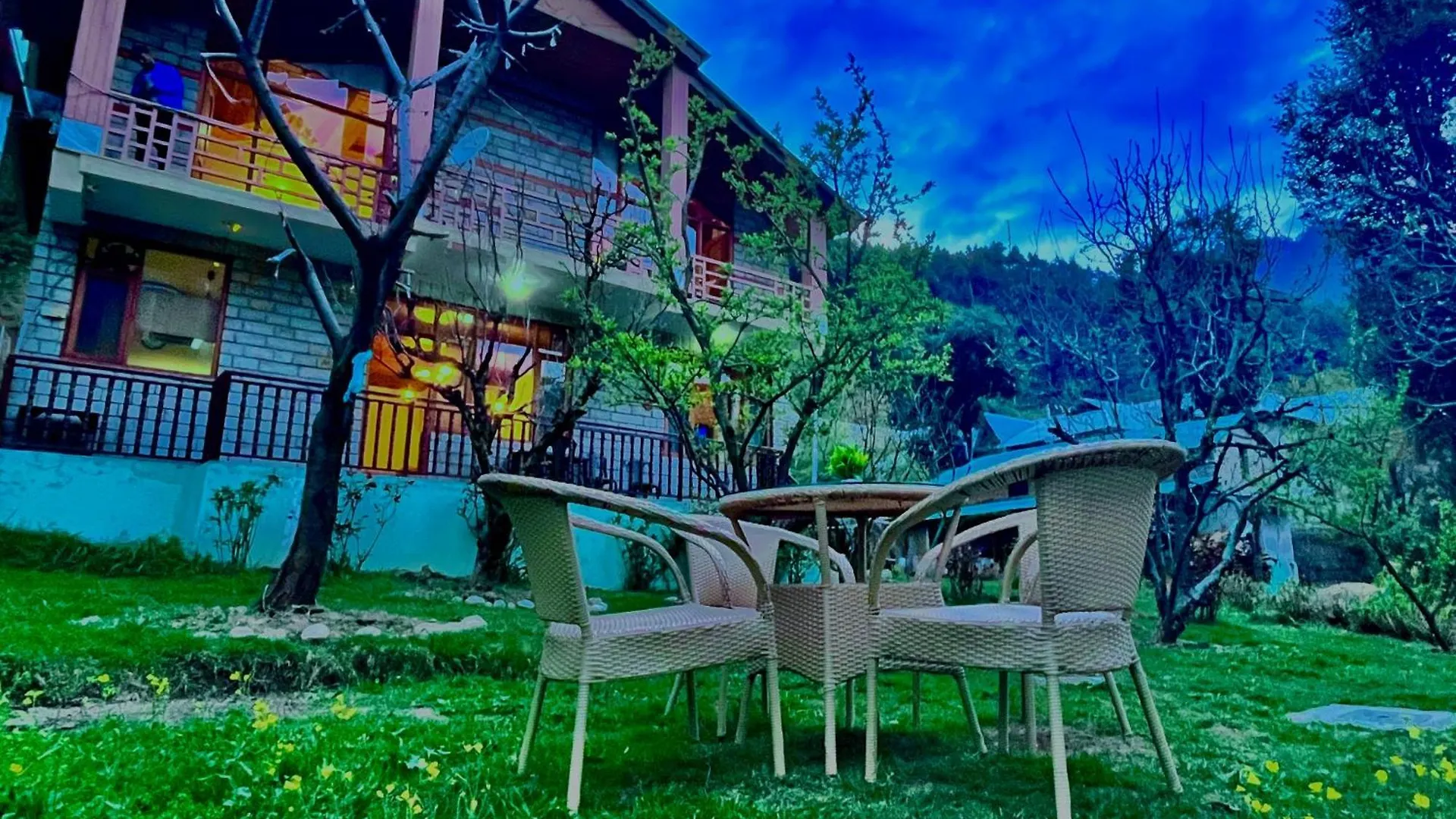 **** Hotel The Raarees Mist Resort, Munnar - Nested In Nature'S Lap India