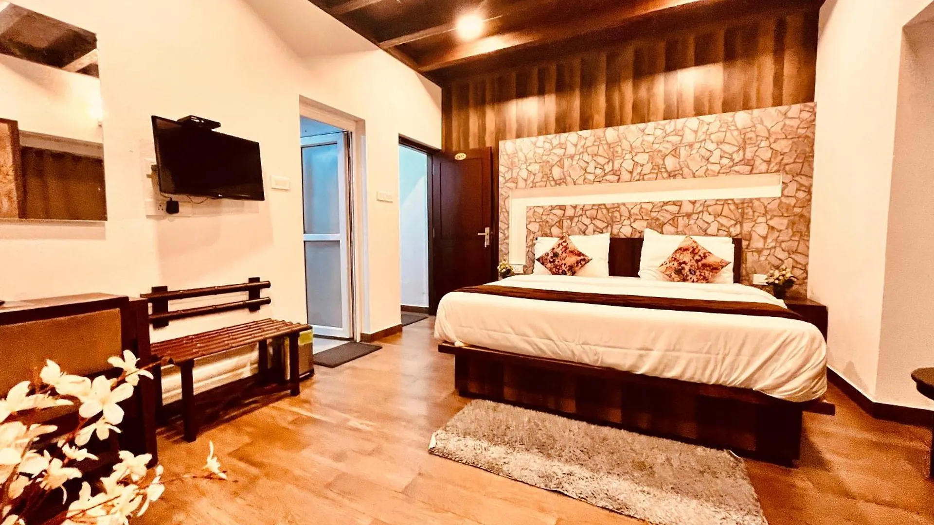 The Raarees Mist Resort, Munnar - Nested In Nature'S Lap Hotel