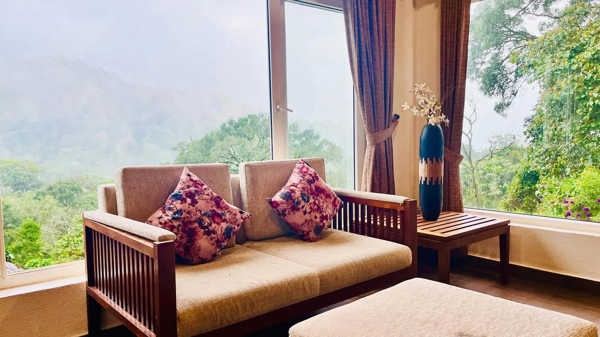 The Raarees Mist Resort, Munnar - Nested In Nature'S Lap
