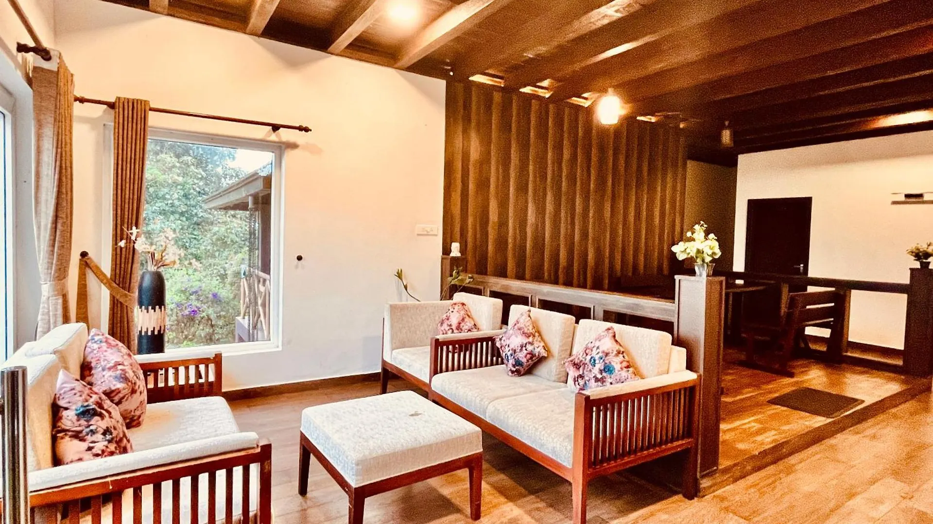 Hotel The Raarees Mist Resort, Munnar - Nested In Nature'S Lap