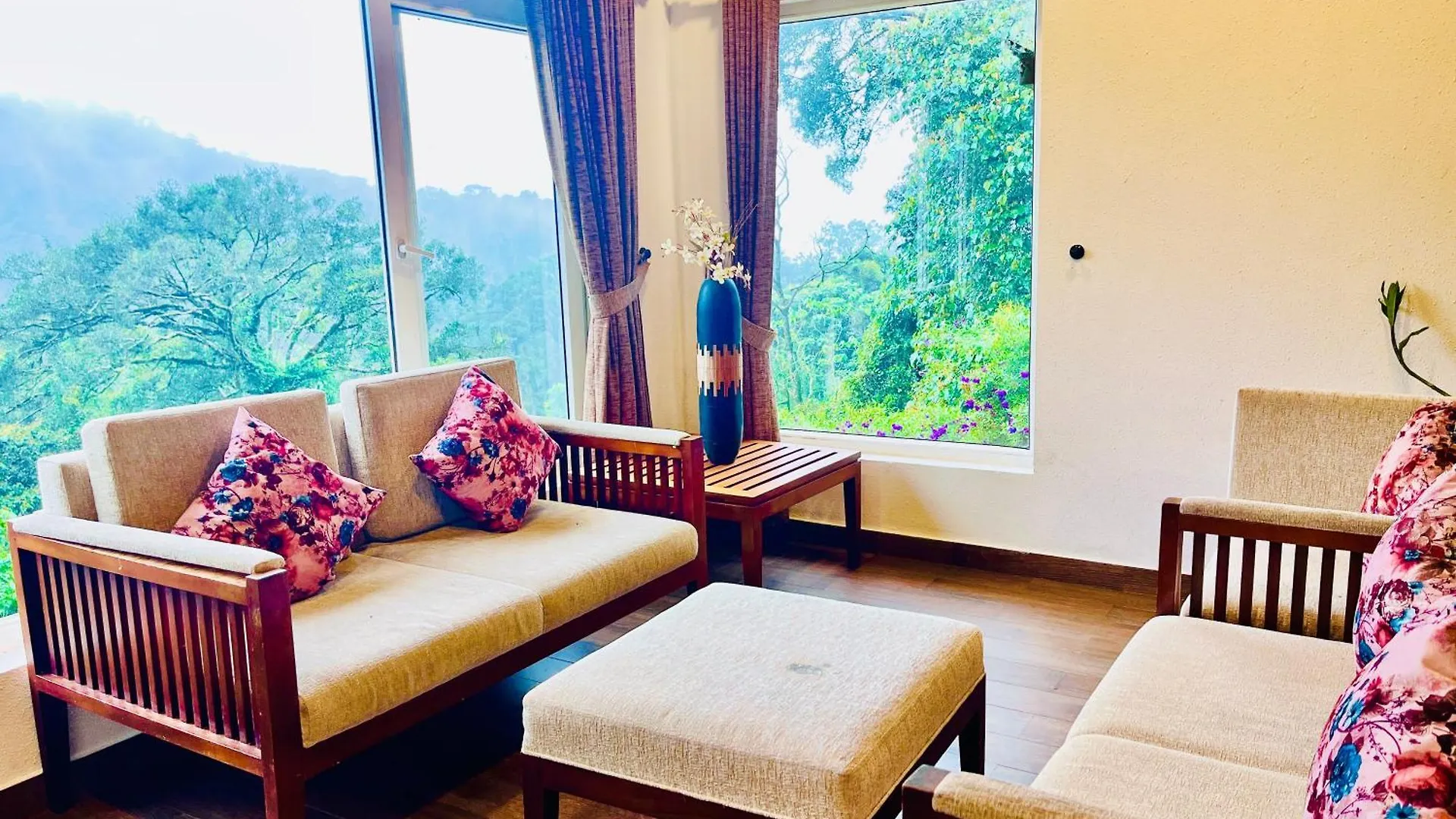 The Raarees Mist Resort, Munnar - Nested In Nature'S Lap India