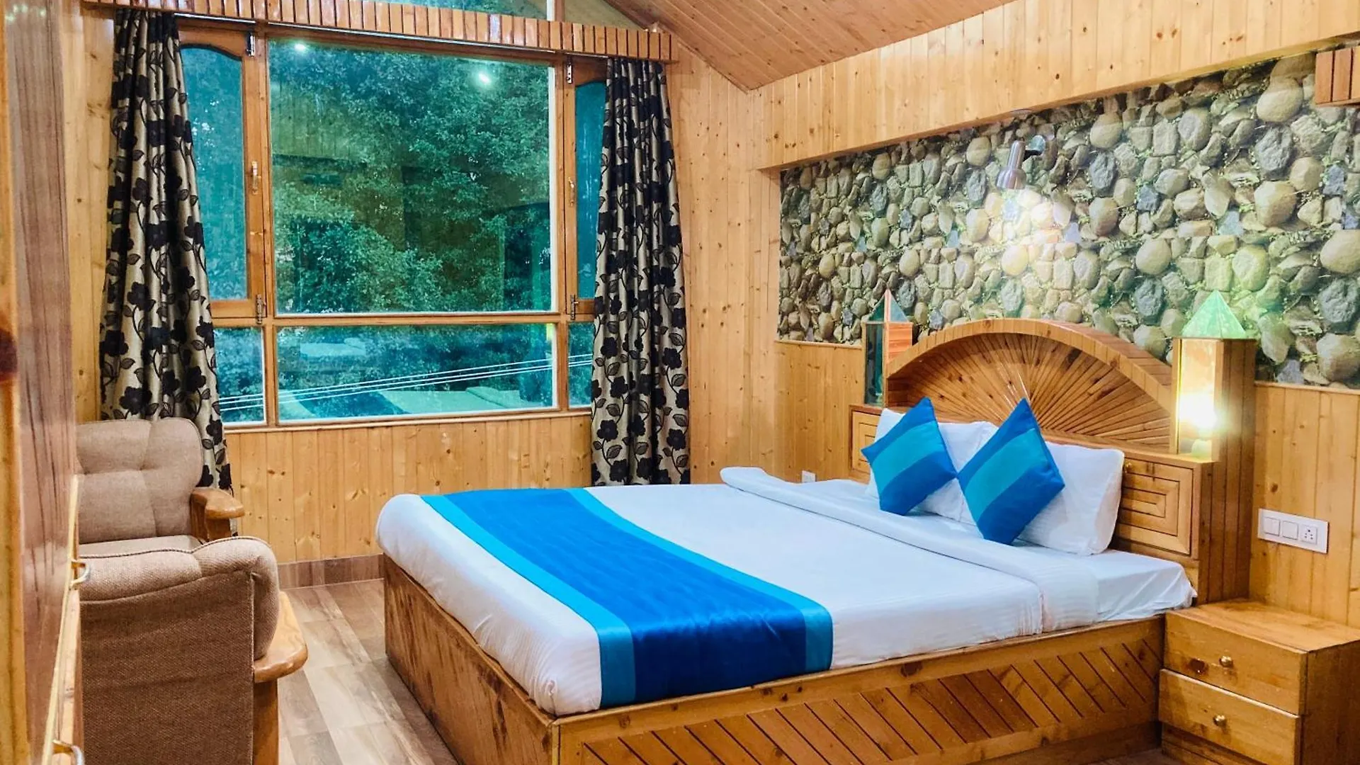 The Raarees Mist Resort, Munnar - Nested In Nature'S Lap Hotel