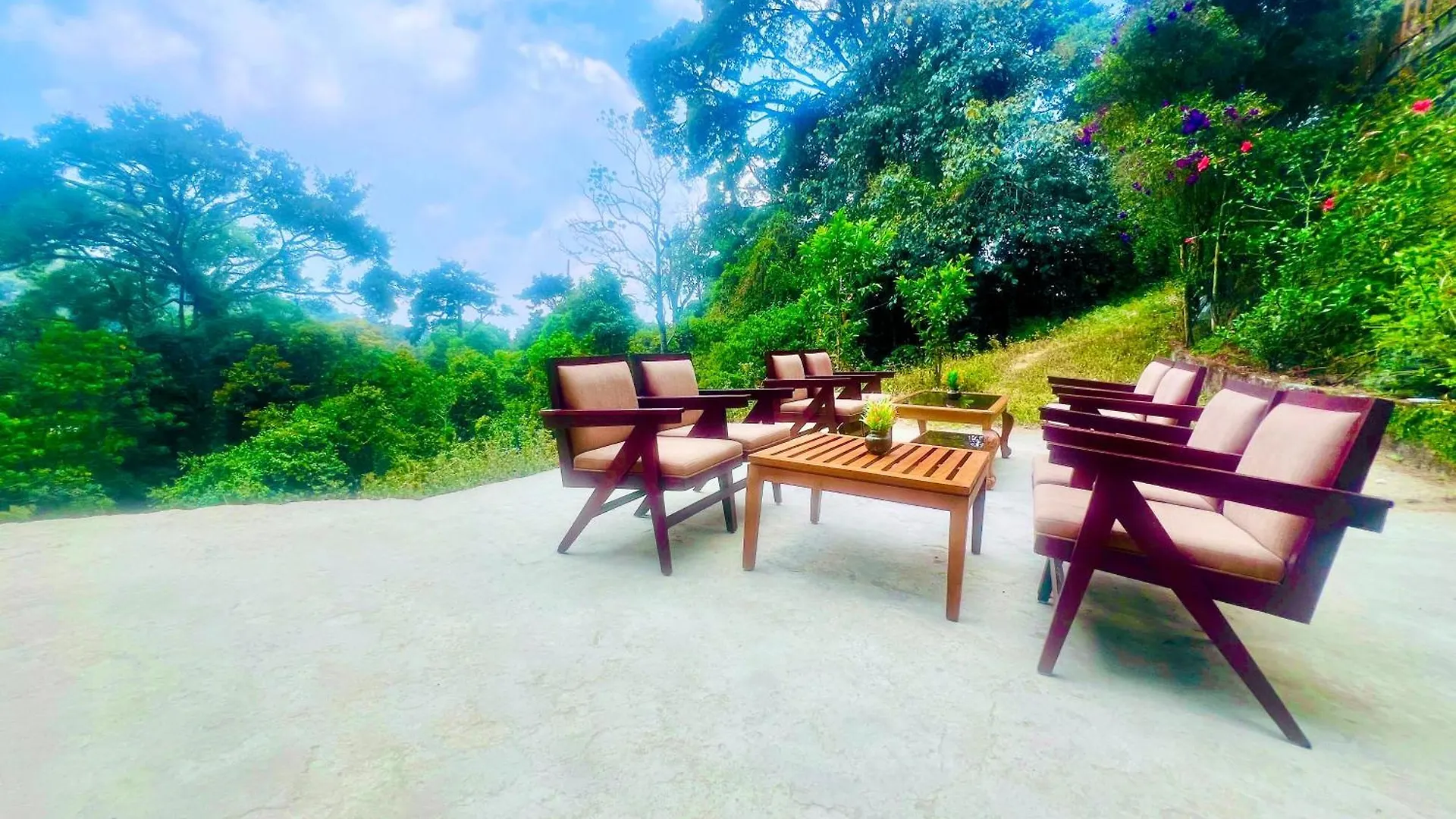 Hotel The Raarees Mist Resort, Munnar - Nested In Nature'S Lap